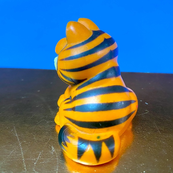 GARFIELD THE CAT VINTAGE 1981 SOLID PVC COLLECTIBLE FIGURE 2” JAPAN - Picture 4 of 11